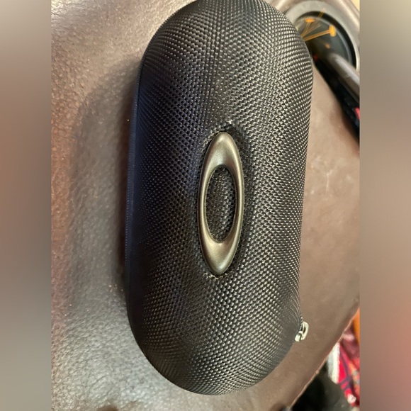 Oakley eye glass case black‎ with zipper - Picture 1 of 3